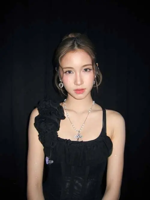 paeyah-nippitcha-pipitdaecha-thu-vien-hinh-anh-1 Paeyah Nippitcha Pipitdaecha diện váy đen chụp cận mặt
