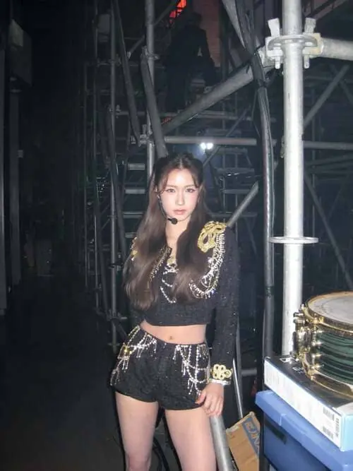 paeyah-nippitcha-pipitdaecha-thu-vien-hinh-anh-4 Paeyah Nippitcha Pipitdaecha diện đồ diễn đen chụp hậu trường