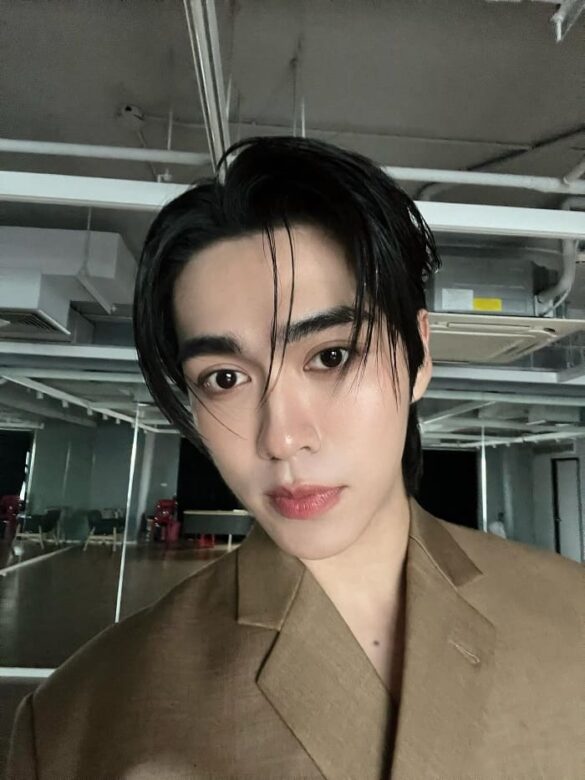 Lý lịch Boom Tharatorn Jantharaworakarn