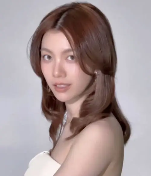 in-love-forever-the-series-thu-vien-hinh-anh-3 Chân dung Nong Neen nữ chính tóc nâu, váy trắng sang