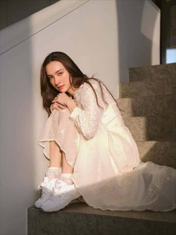 Lý lịch Anna Glucks