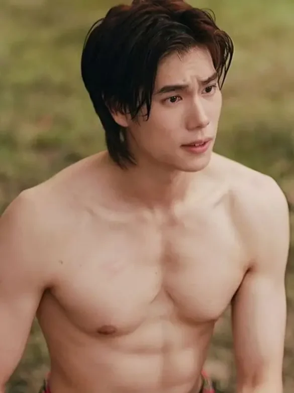 anh-phuwin-tangsakyuen-6-mui-4 Phuwin Tangsakyuen cơ bụng nổi bật