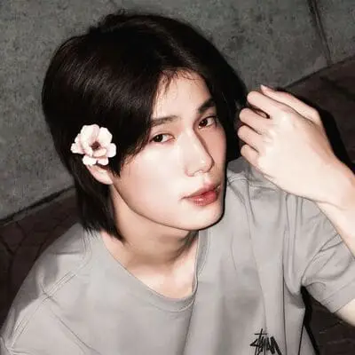 anh-phuwin-tangsakyuen-cute-de-thuong-6 Phuwin Tangsakyuen tạo dáng đáng yêu