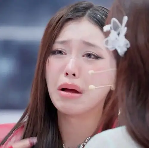 anh-han-sara-dim-hai-2 Ảnh Han Sara dìm hài với biểu cảm mếu trên chương trình