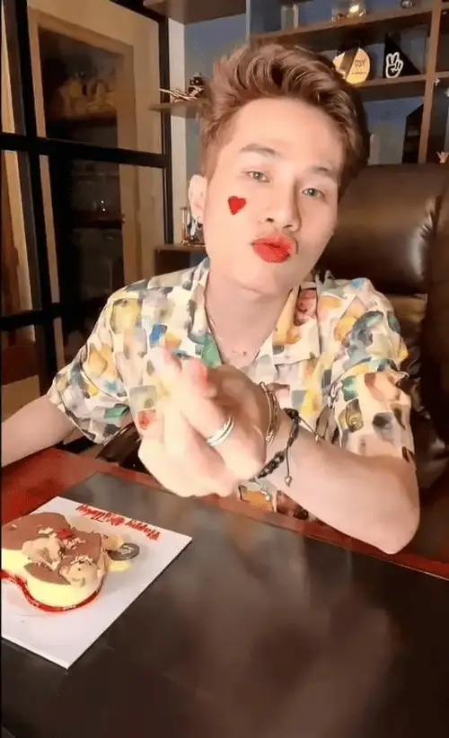 anh-jack-j97-chu-mo-2 Jack J97 chu mỏ với áo bông
