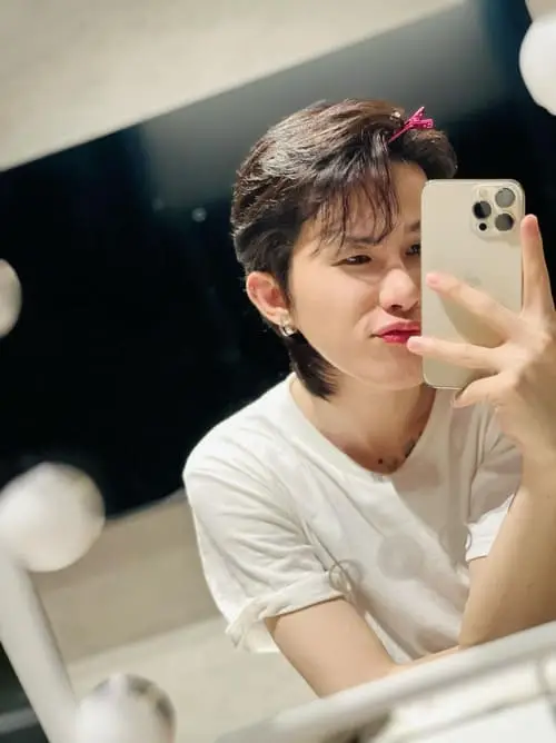 anh-jack-j97-chup-truoc-guong-2 Jack J97 selfie trước gương outfit streetwear trẻ trung