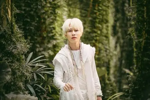 anh-jack-j97-dom-dom-2 Jack J97 áo trắng trong MV đom đóm