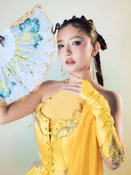 anh-bich-phuong-bac-thang-len-hoi-ong-troi-1 Ảnh Bích Phương Bắc thang lên hỏi ông trời