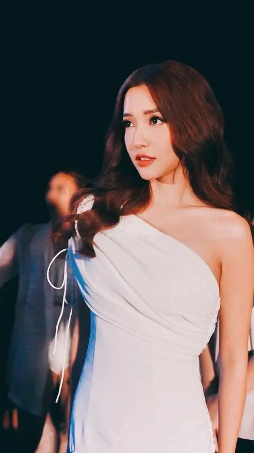 anh-bich-phuong-dep-4 Ảnh Bích Phương đẹp tự nhiên và sang trọng