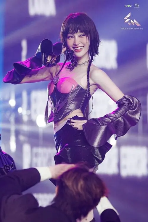 anh-juky-san-cuoi-4 Ảnh Juky San cười đáng yêu khiến tổng thể khung ảnh thêm ngọt ngào