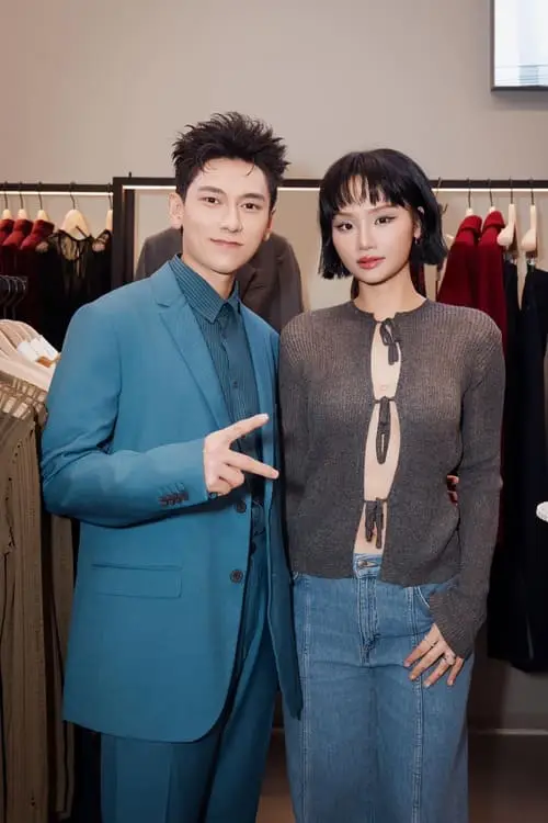 anh-miu-le-issac Ảnh Miu Lê chụp cùng Isaac