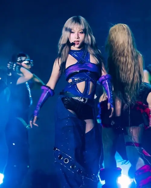 anh-my-my-em-xinh-say-hi-concert-5 Ảnh Mỹ Mỹ Em Xinh Say Hi concert diện outfit sân khấu cá tính, biểu cảm cuốn hút