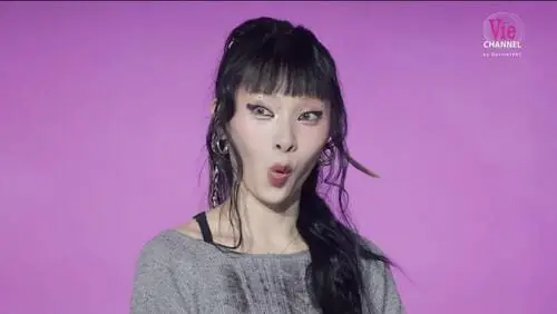 anh-my-my-hai-dim-meme-2 Ảnh Mỹ Mỹ dìm trong khoảnh khắc vui nhộn, biểu cảm ngẫu hứng đáng nhớ