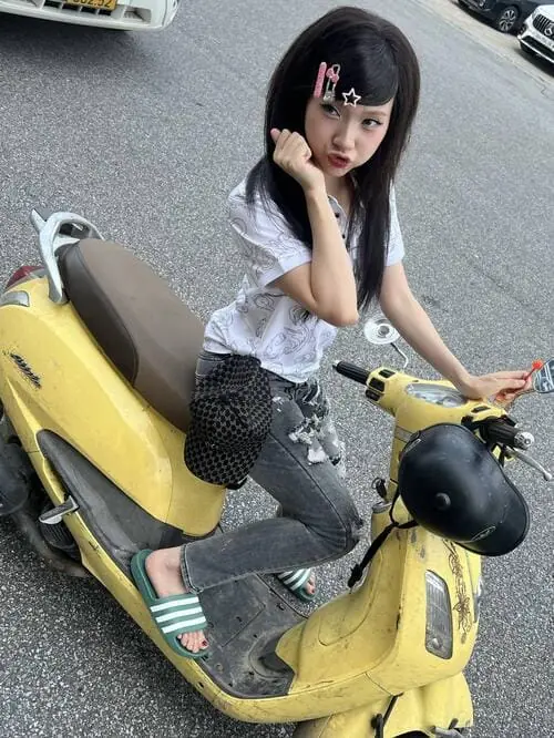 anh-my-my-hai-dim-meme-3 Ảnh Mỹ Mỹ dìm meme với nét mặt tinh nghịch và góc chụp hài