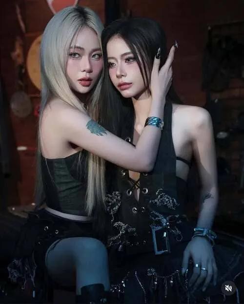 anh-misthy-va-bank-hoang-diep-anh-6 Ảnh Misthy và Bank Hoàng Diệp Anh tạo dáng thân thiết trong studio
