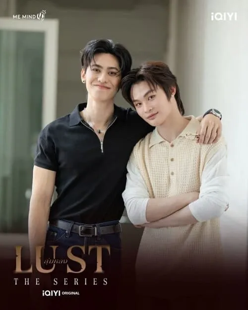 lust-the-series-hinh-anh-2 Lust The Series hai nam chính tạo dáng thân thiết tươi cười