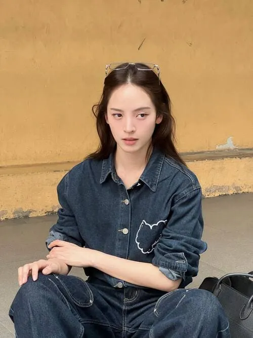 nychaa-nuttanicha-dungwattanawanich-hinh-anh-5 Nychaa Nuttanicha Dungwattanawanich mặc đồ jeans, phong cách trẻ trung năng động