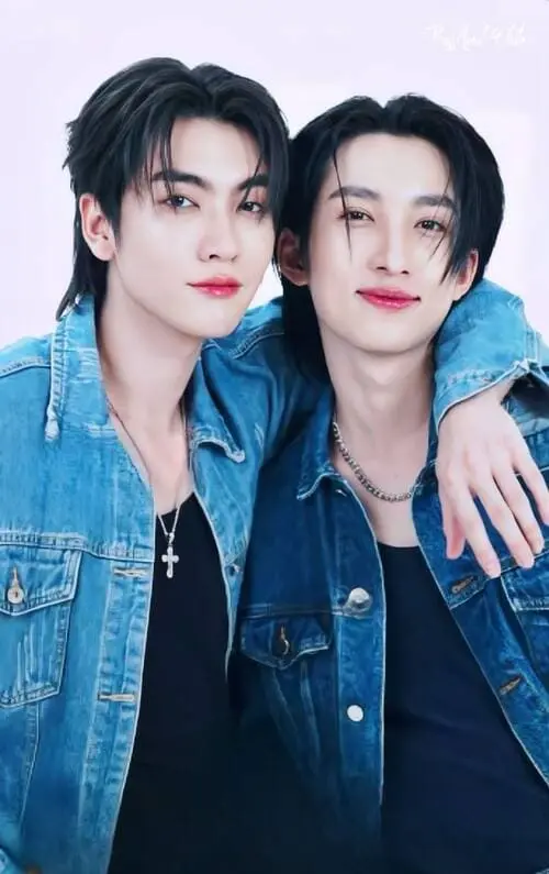 bossnoeul-couple-hinh-anh-10 BossNoeul khoác vai cười tươi cùng diện áo khoác denim đồng điệu
