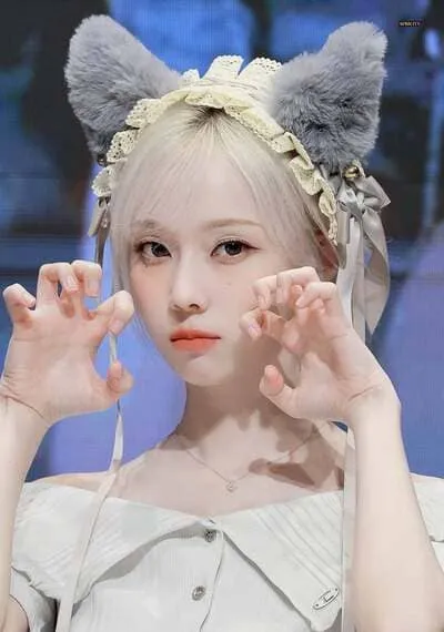 anh-winter-cute-1 Ảnh Winter aespa cute đội băng đô tai mèo trên sân khấu