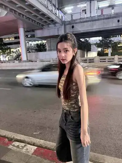 maitai-thanchanok-tinsulanonda-hinh-anh-1 Ảnh Maitai Thanchanok Tinsulanonda đường phố